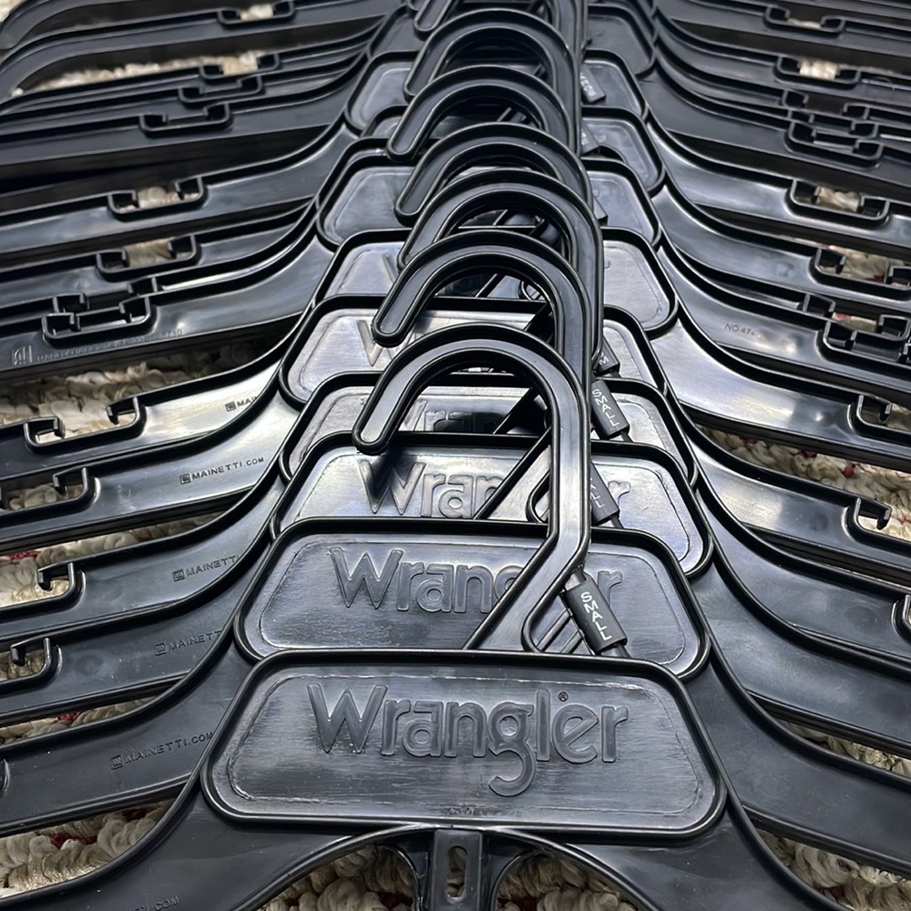 🏇WRANGLER Vintage Shirt Hangers Heavy Duty Plastic Full Size Run 17-pc Set